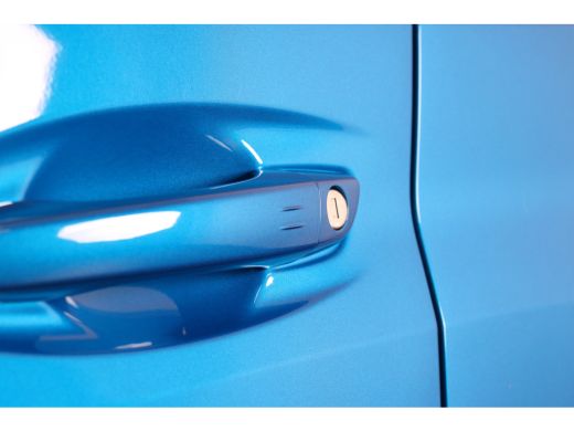 Peugeot 208 Hybrid 100 e-DCS6 GT | Panoramadak | Camera | PDC V+A | Verw. voorstoelen | LMV 17"| Keyless entr... ActivLease financial lease