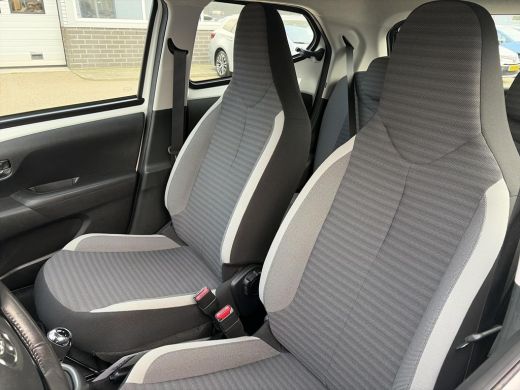 Toyota Aygo 1.0 VVT-i x-play ActivLease financial lease