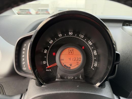 Toyota Aygo 1.0 VVT-i x-play ActivLease financial lease