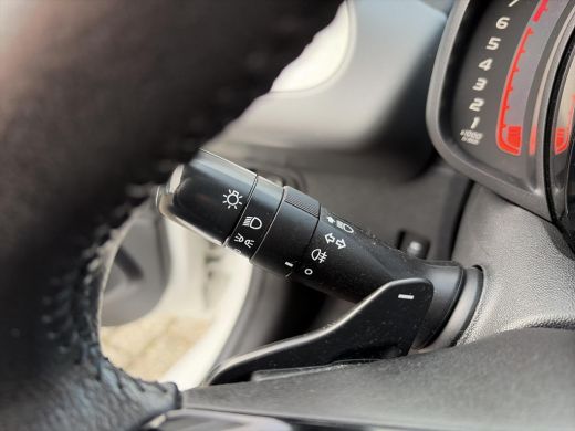 Toyota Aygo 1.0 VVT-i x-play ActivLease financial lease