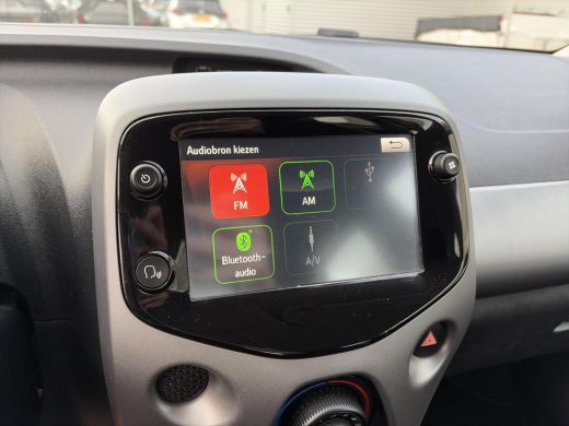 Toyota Aygo 1.0 VVT-i x-play ActivLease financial lease