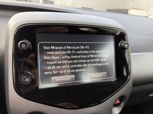 Toyota Aygo 1.0 VVT-i x-play ActivLease financial lease