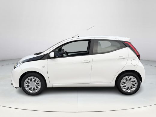 Toyota Aygo 1.0 VVT-i x-play ActivLease financial lease