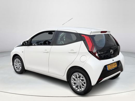 Toyota Aygo 1.0 VVT-i x-play ActivLease financial lease
