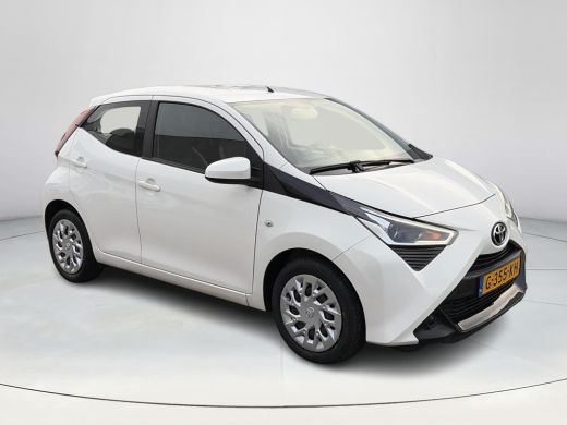 Toyota Aygo 1.0 VVT-i x-play ActivLease financial lease