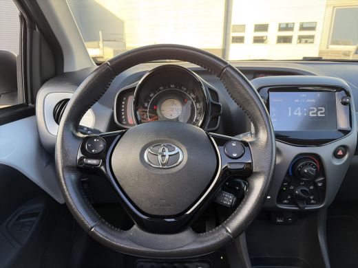 Toyota Aygo 1.0 VVT-i x-play limited cabrio ActivLease financial lease