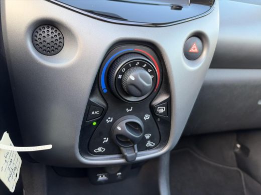 Toyota Aygo 1.0 VVT-i x-play limited cabrio ActivLease financial lease