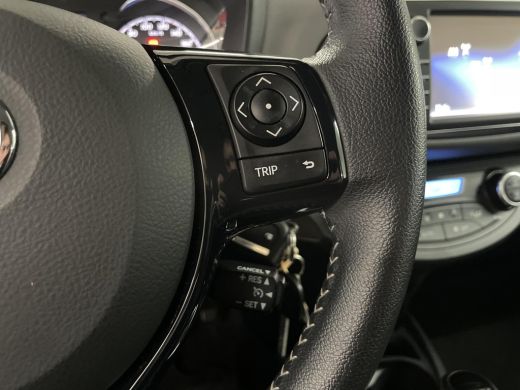 Toyota Yaris 1.5 Hybrid Active ActivLease financial lease