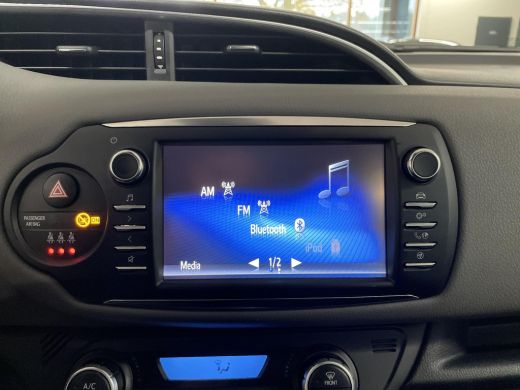 Toyota Yaris 1.5 Hybrid Active ActivLease financial lease