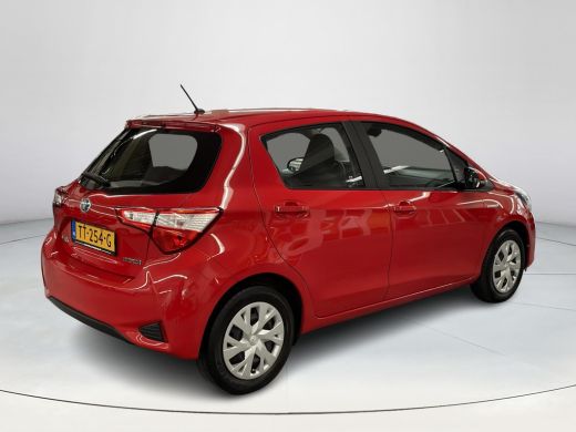 Toyota Yaris 1.5 Hybrid Active ActivLease financial lease
