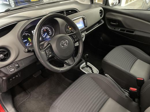 Toyota Yaris 1.5 Hybrid Active ActivLease financial lease