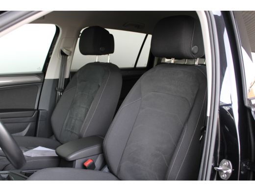 Volkswagen Tiguan Allspace 1.5 TSI Life Business 7p. | Adaptive cruise control | Stoel- en stuurverwarming | 7 persoons ! | ... ActivLease financial lease