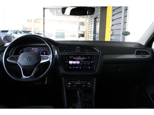 Volkswagen Tiguan Allspace 1.5 TSI Life Business 7p. | Adaptive cruise control | Stoel- en stuurverwarming | 7 persoons ! | ... ActivLease financial lease