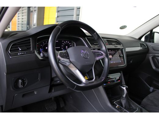 Volkswagen Tiguan Allspace 1.5 TSI Life Business 7p. | Adaptive cruise control | Stoel- en stuurverwarming | 7 persoons ! | ... ActivLease financial lease