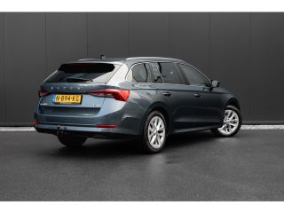 Skoda Octavia Combi 1.5 e-TSI Business Edition Plus | Trekhaak | Panoramadak | Voorruit verwarming | Carplay | ...