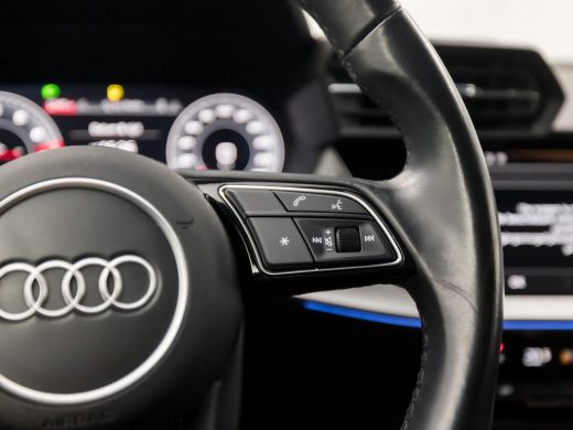 Audi A3 Sportback 30 TFSI Sport Automaat (SCHUIFDAK, BLACK EDITION, APPLE CARPLAY, GROOT NAVI, ADAPTIVE C... ActivLease financial lease