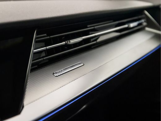 Audi A3 Sportback 30 TFSI Sport Automaat (SCHUIFDAK, BLACK EDITION, APPLE CARPLAY, GROOT NAVI, ADAPTIVE C... ActivLease financial lease