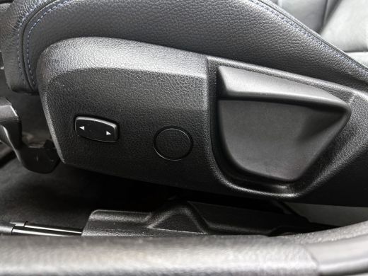 BMW 3 Serie Touring 318i M Sport Automaat Corporate / Panoramadak / Leder-sport / Camera / Navigatie / M-Spor... ActivLease financial lease