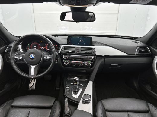 BMW 3 Serie Touring 318i M Sport Automaat Corporate / Panoramadak / Leder-sport / Camera / Navigatie / M-Spor... ActivLease financial lease