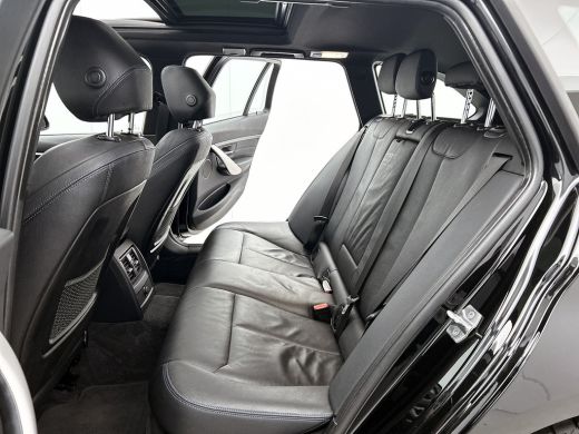 BMW 3 Serie Touring 318i M Sport Automaat Corporate / Panoramadak / Leder-sport / Camera / Navigatie / M-Spor... ActivLease financial lease