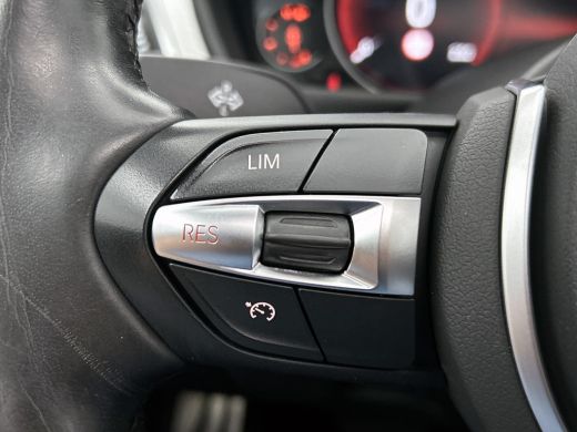 BMW 3 Serie Touring 318i M Sport Automaat Corporate / Panoramadak / Leder-sport / Camera / Navigatie / M-Spor... ActivLease financial lease