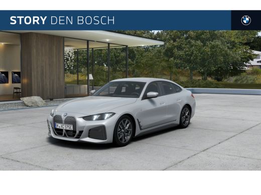 BMW i4 eDrive35 M Sport / Achteruitrijcamera / Stuurverwarming / Stoelverwarming / Widescreen Display