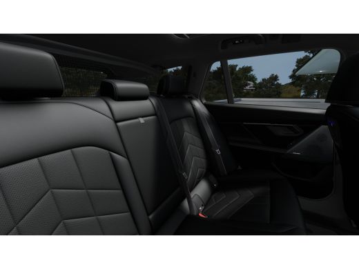 BMW i5 eDrive40 M Sport / Panoramadak / Trekhaak / M Sportonderstel / Stoelventilatie / Comfort Access /... ActivLease financial lease