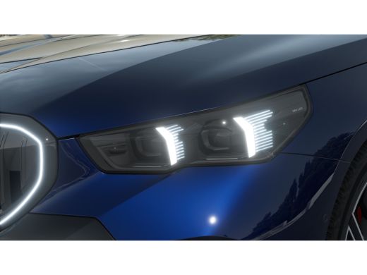 BMW i5 eDrive40 M Sport / Panoramadak / Trekhaak / M Sportonderstel / Stoelventilatie / Comfort Access /... ActivLease financial lease