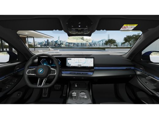 BMW i5 eDrive40 M Sport / Panoramadak / Trekhaak / M Sportonderstel / Stoelventilatie / Comfort Access /... ActivLease financial lease