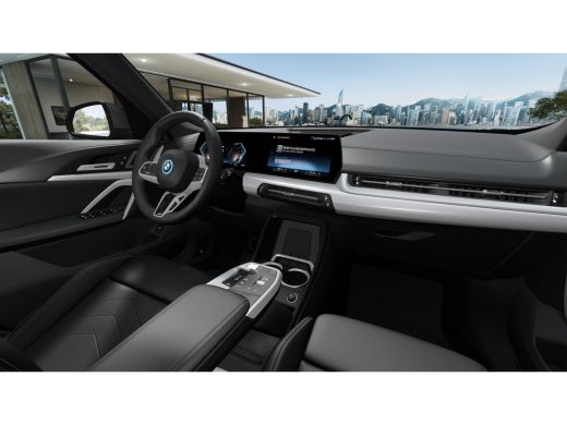 BMW iX1 eDrive20 M Sport / Panoramadak / Trekhaak / Sportstoelen / Achteruitrijcamera / M Adaptief onders... ActivLease financial lease