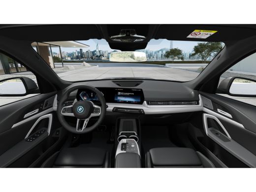 BMW iX1 eDrive20 M Sport / Panoramadak / Trekhaak / Sportstoelen / Achteruitrijcamera / M Adaptief onders... ActivLease financial lease