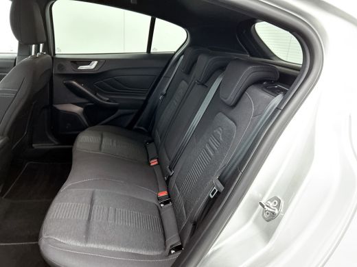 Ford Focus 1.5 Automaat 150PK Active X 5Drs. / Panorama dak / B&O Audio / Pdc.+Camera / Navigatie / Airco-ec... ActivLease financial lease