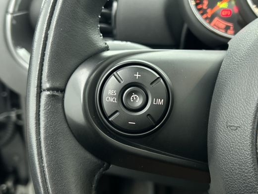 Mini Clubman 1.5 136Pk Automaat Cooper Edition / Panoramadak / Airco-ecc./ Navigatie / Leder / Xenon / Apk 08-... ActivLease financial lease