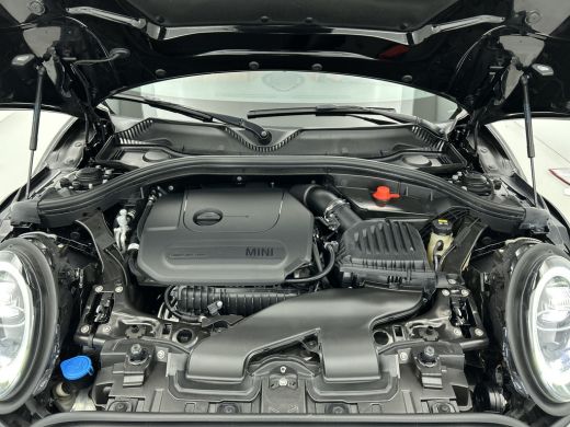 Mini Clubman 1.5 136Pk Automaat Cooper Edition / Panoramadak / Airco-ecc./ Navigatie / Leder / Xenon / Apk 08-... ActivLease financial lease