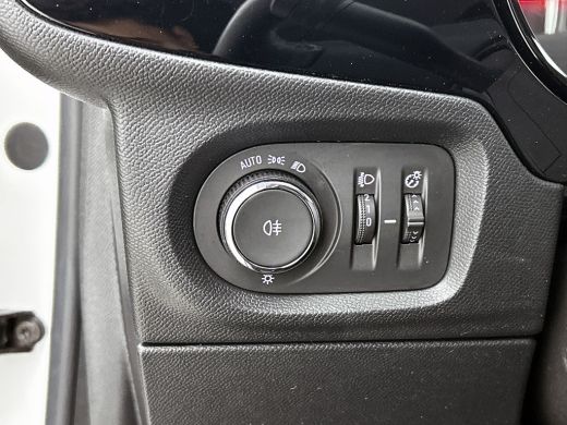 Opel Corsa 1.2 Edition / Trekhaak / Distributie bij 104dkm.vervangen / Airco / Pdc. / Navigatie / Edition+Li... ActivLease financial lease