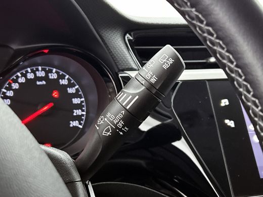 Opel Corsa 1.2 Edition / Trekhaak / Distributie bij 104dkm.vervangen / Airco / Pdc. / Navigatie / Edition+Li... ActivLease financial lease