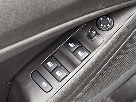 Opel Crossland 1.2 T 131PK Automaat Elegance / Distributie vv bij 89Dkm / Trekhaak / Cruise / Carplay / Lmv / Le... ActivLease financial lease