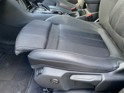 Opel Grandland 1.2 130PK TURBO LEVEL 4/GS-LINE AUTOMAAT | STUUR, STOEL &VOORRUITVERWARMING| AGR COMFORTSTOELEN| ... ActivLease financial lease