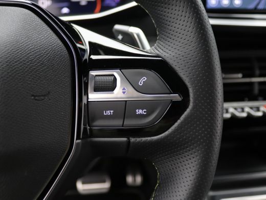 Peugeot 208 1.2 Hybrid 145 e-DCS6 GT | Achterbank in delen neerklapbaar | Achterruitverwarming | Achterspoiler ActivLease financial lease