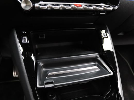 Peugeot 208 1.2 Hybrid 145 e-DCS6 GT | Achterbank in delen neerklapbaar | Achterruitverwarming | Achterspoiler ActivLease financial lease