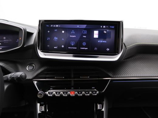 Peugeot 208 1.2 Hybrid 145 e-DCS6 GT | Achterbank in delen neerklapbaar | Achterruitverwarming | Achterspoiler ActivLease financial lease