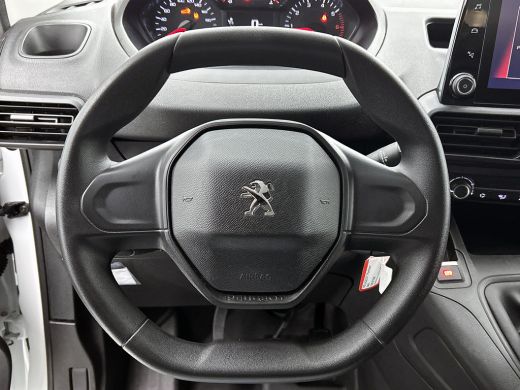 Peugeot Partner 1.2 Benzine 111PK Euro6 *Distributie bij 43Dkm. vervangen* Premium / Airco / Navigatie / Schuifde... ActivLease financial lease