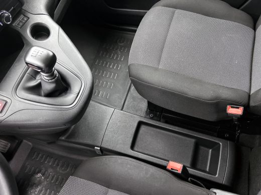 Peugeot Partner 1.2 Benzine 111PK Euro6 *Distributie bij 43Dkm. vervangen* Premium / Airco / Navigatie / Schuifde... ActivLease financial lease