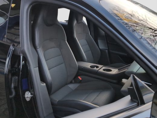 Porsche Taycan Performance 84 kWh | Luchtvering | Pano | Warmtepomp | Stoelverwarming | Camera ActivLease financial lease