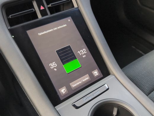 Porsche Taycan Performance 84 kWh | Luchtvering | Pano | Warmtepomp | Stoelverwarming | Camera ActivLease financial lease