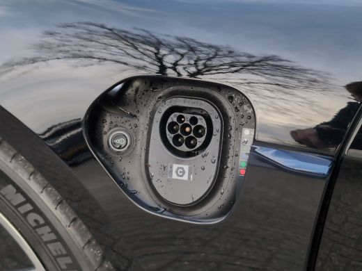 Porsche Taycan Performance 84 kWh | Luchtvering | Pano | Warmtepomp | Stoelverwarming | Camera ActivLease financial lease