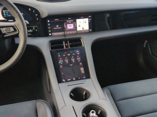 Porsche Taycan Performance 84 kWh | Luchtvering | Pano | Warmtepomp | Stoelverwarming | Camera ActivLease financial lease