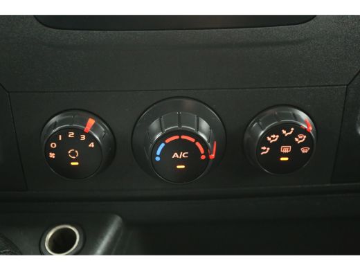 Renault Master T33 2.3 dCi 146PK L2H2 | Airco | Camera | Cruise | 3-Zits | Trekh. | Navi | Stoelverw. ActivLease financial lease