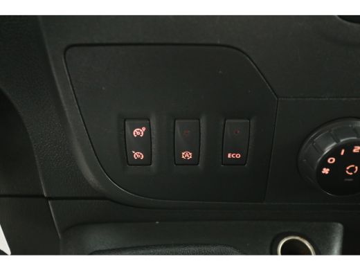 Renault Master T33 2.3 dCi 146PK L2H2 | Airco | Camera | Cruise | 3-Zits | Trekh. | Navi | Stoelverw. ActivLease financial lease