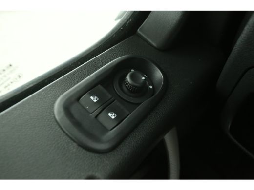 Renault Master T33 2.3 dCi 146PK L2H2 | Airco | Camera | Cruise | 3-Zits | Trekh. | Navi | Stoelverw. ActivLease financial lease